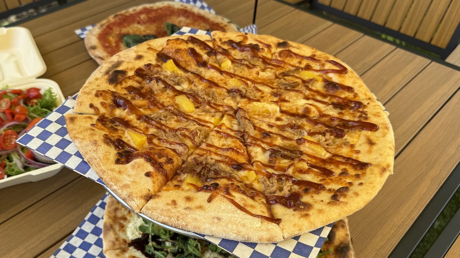 kalua pork barbecue pizza