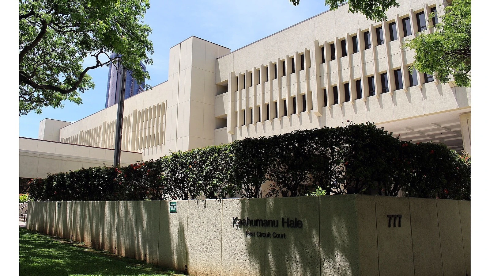 exterior of Ka‘ahumanu Hale