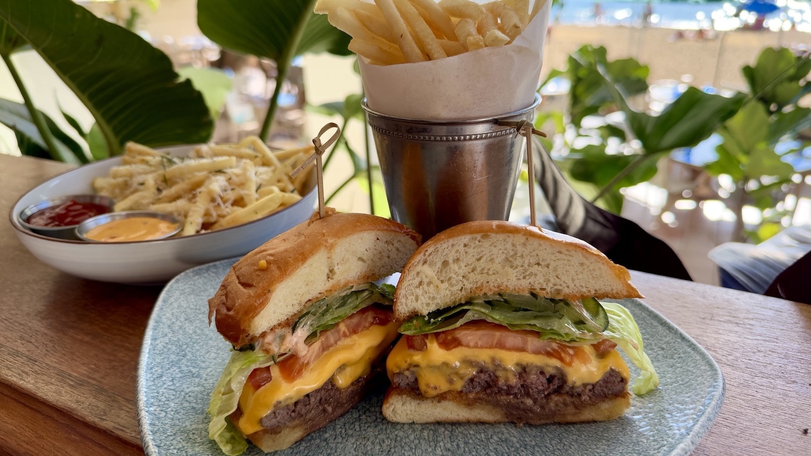 Kaimana Beach burger