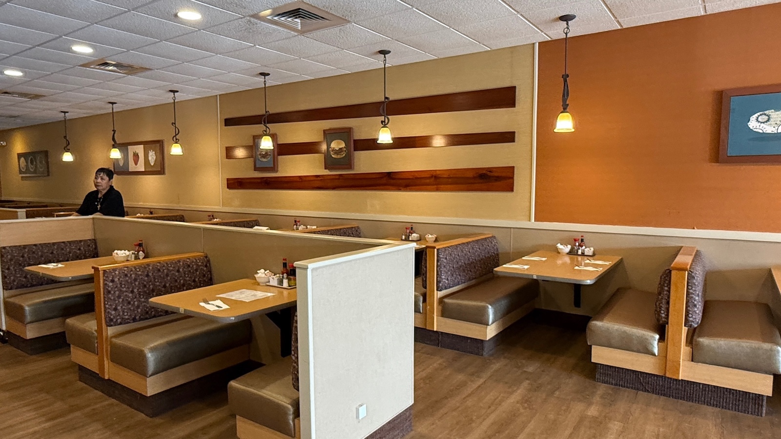 Kam Bowl interior