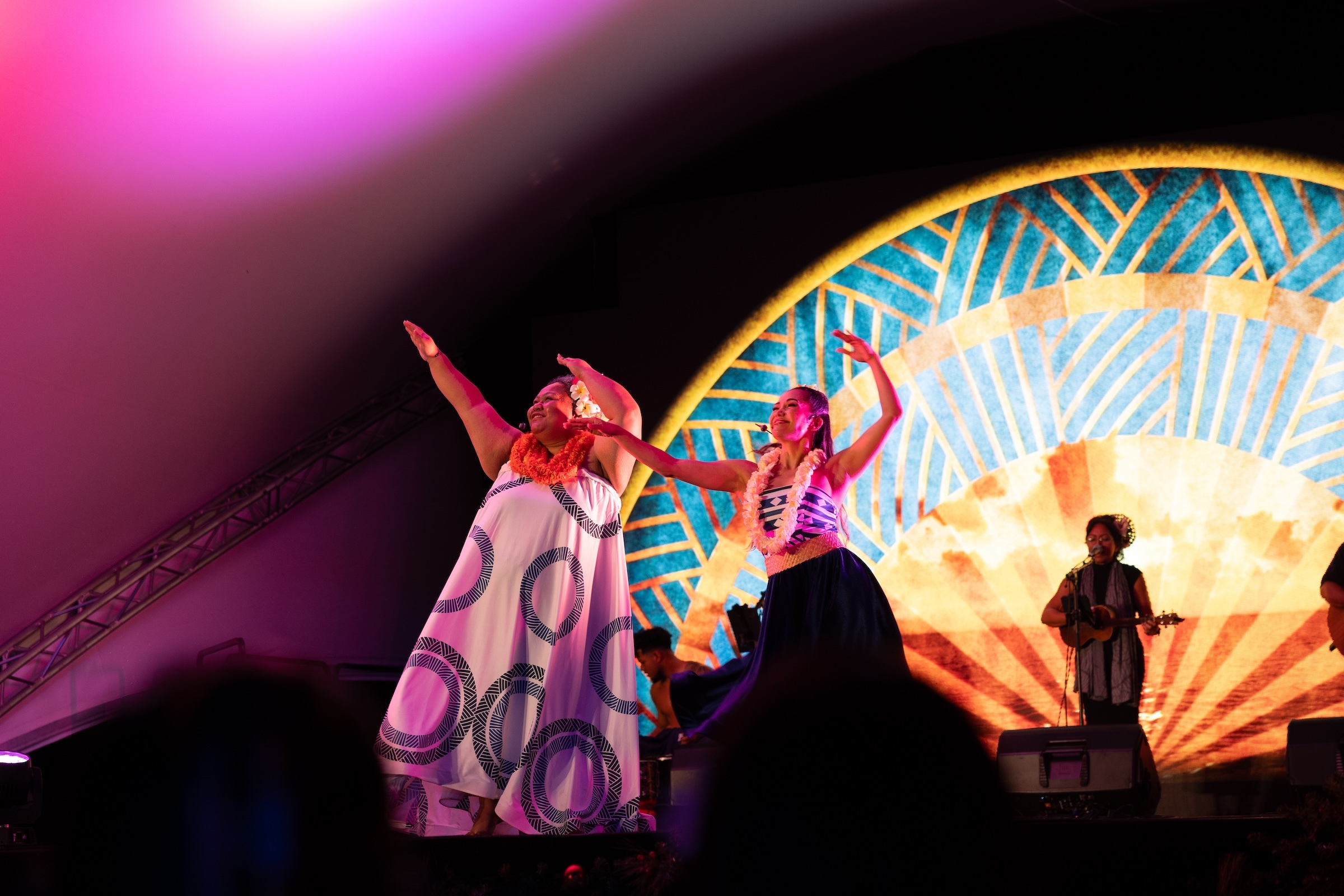 Kaula Lūʻau focuses on the story of Mahina, a young Native Hawaiian woman who learns about herself through the stories of her grandmother, who shares moʻolelo and their ancestral connections across the Pacific.