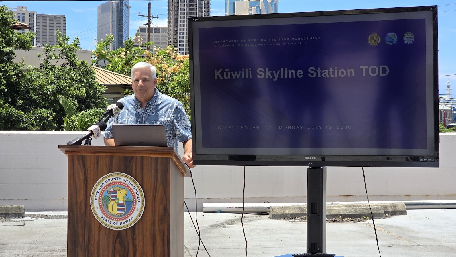 Kevin Auger speaks about transit-oriented development at the Iwilei Center