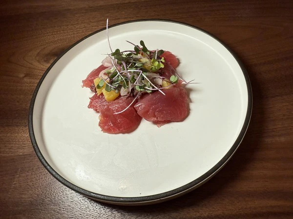 ahi crudo