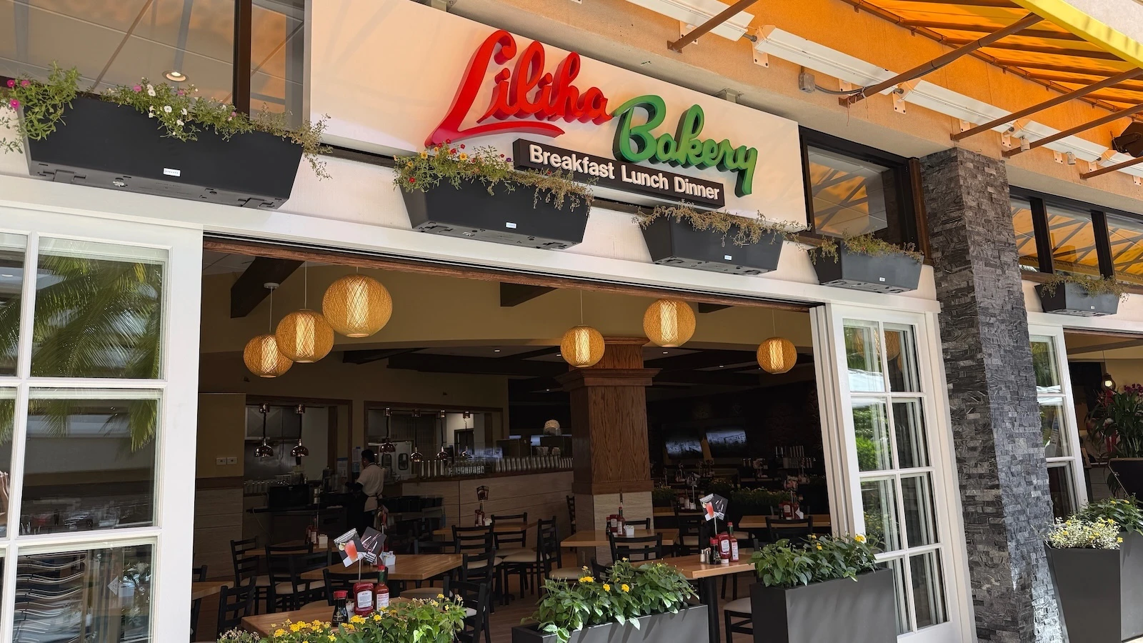 Liliha Bakery sign