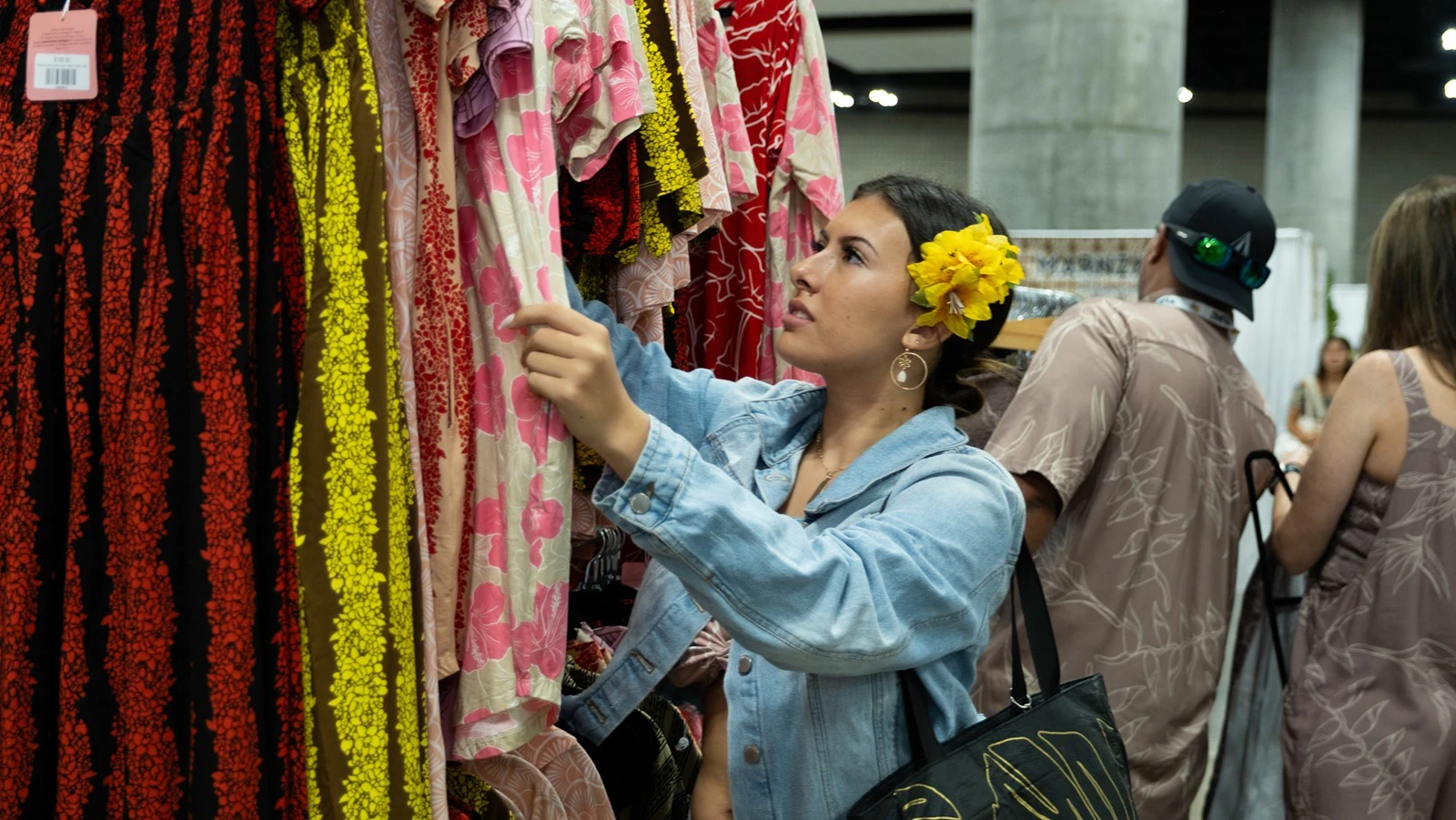 A shopper at the 2025 Made in Hawai‘i Festival.