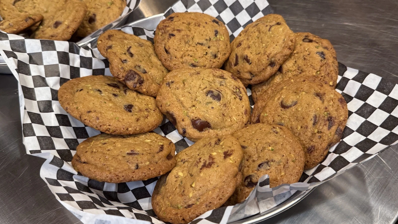 roasted pistachio chocolate chip cookies