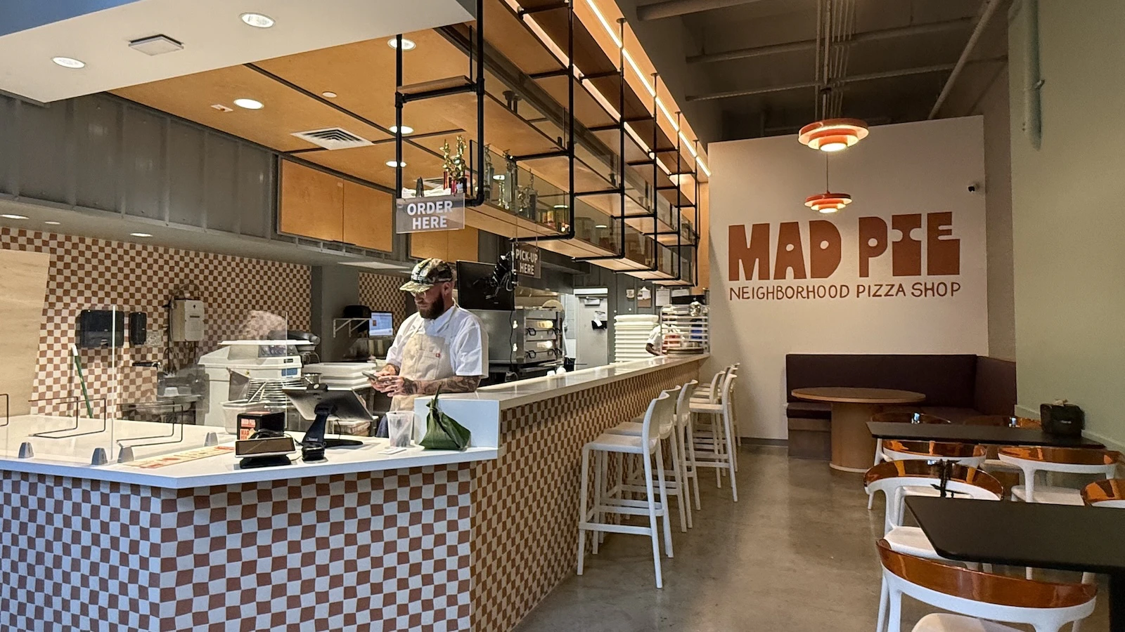 Mad Pie interior