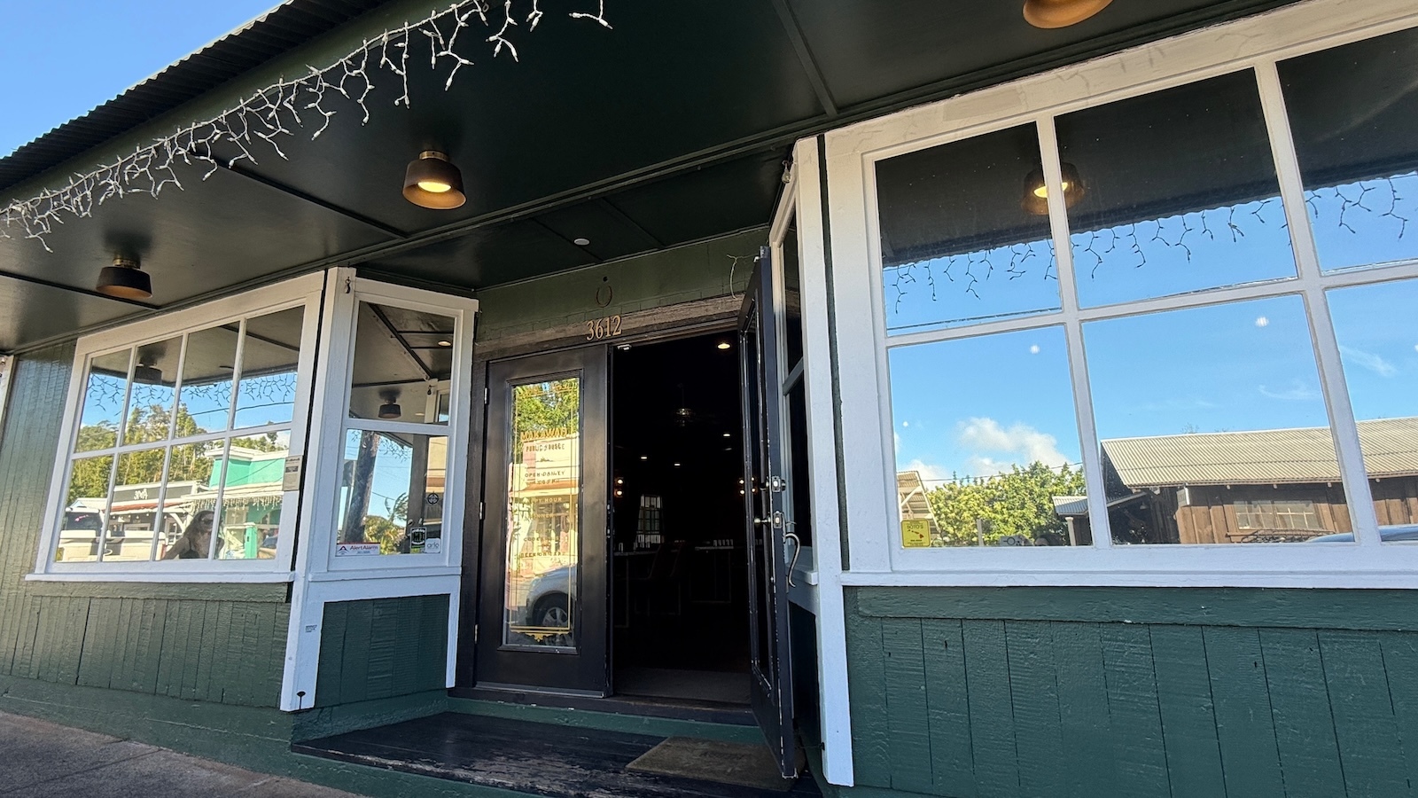 Makawao Public House exterior