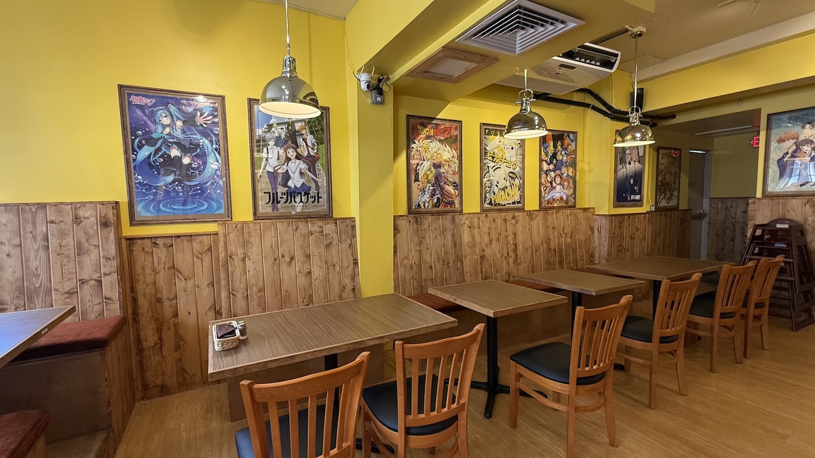 interior of Marujuu Hawaii