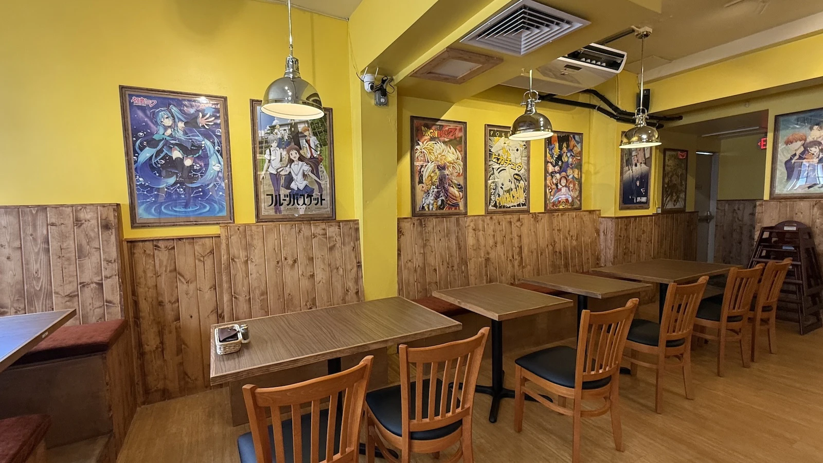 interior of Marujuu Hawaii