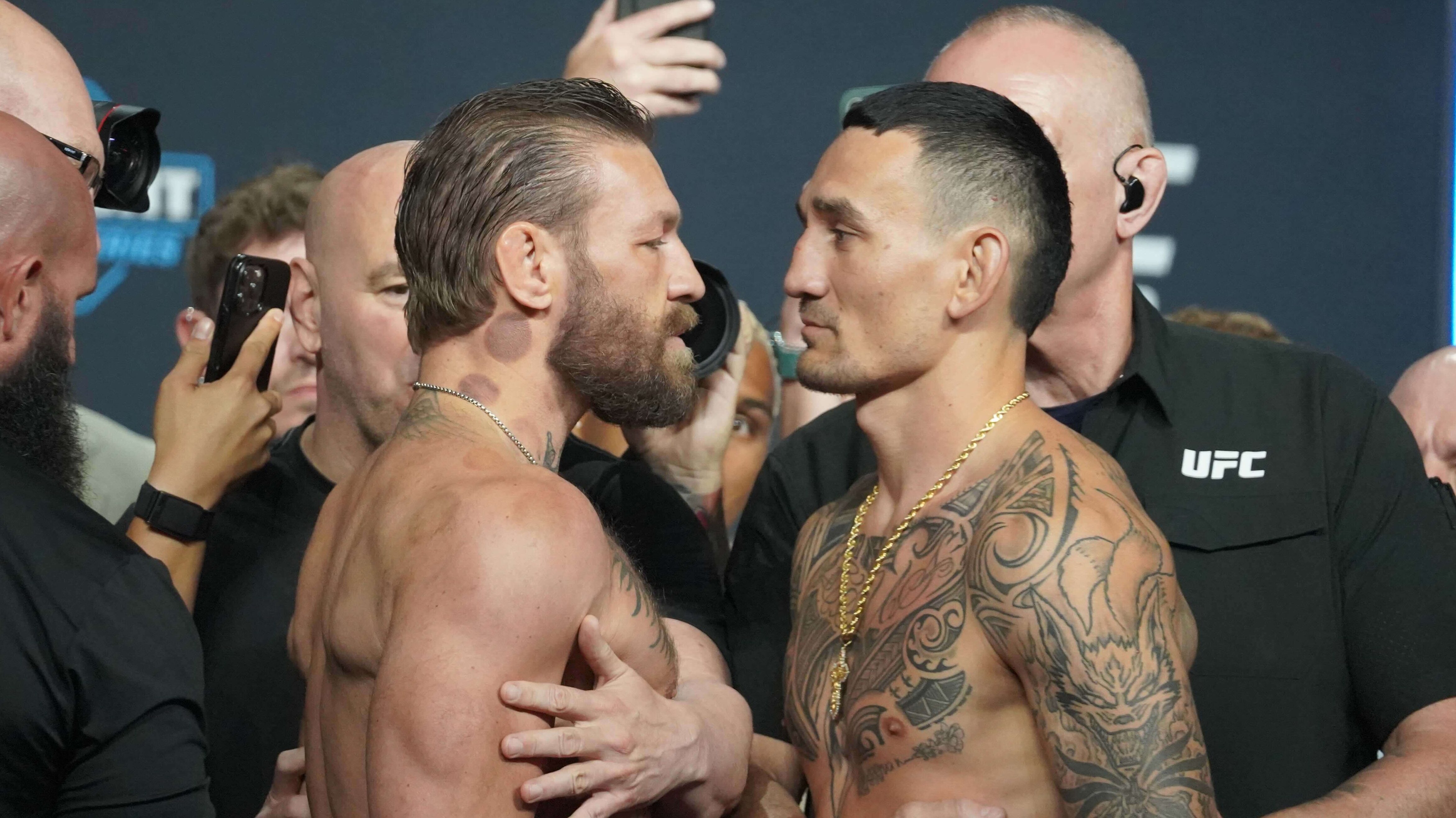 Max Holloway Conor Mc Grgeor faceoff 071026