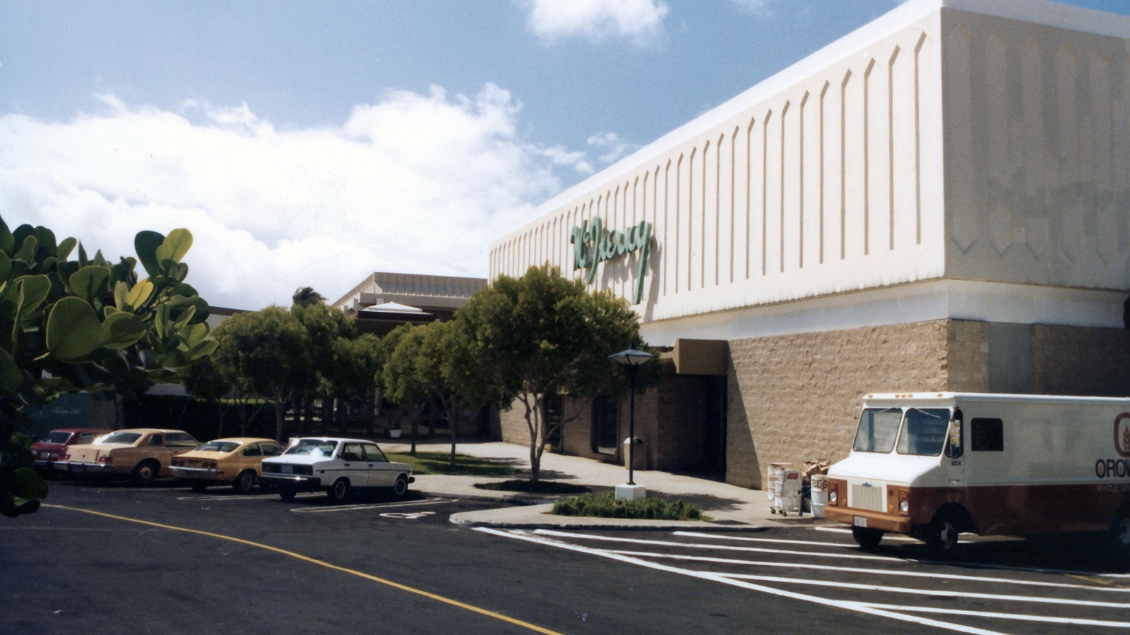 McInerny at Kāhala Mall