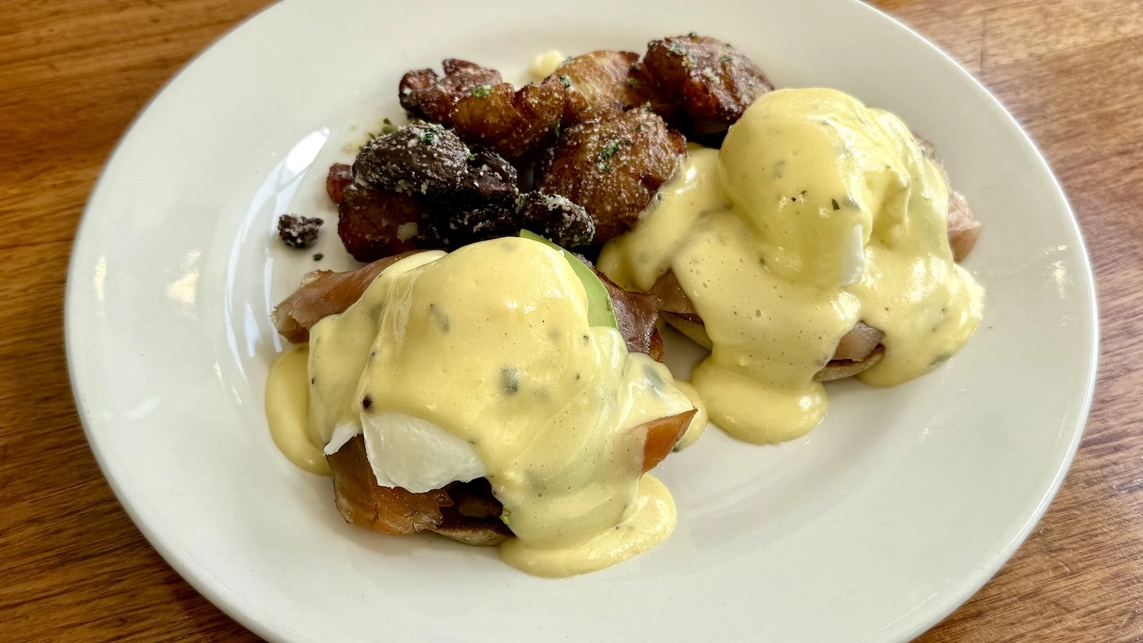 smoked salmon eggs Benedict