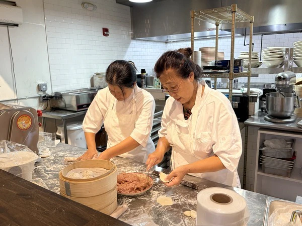 Open-air kitchen in Mian & Bao