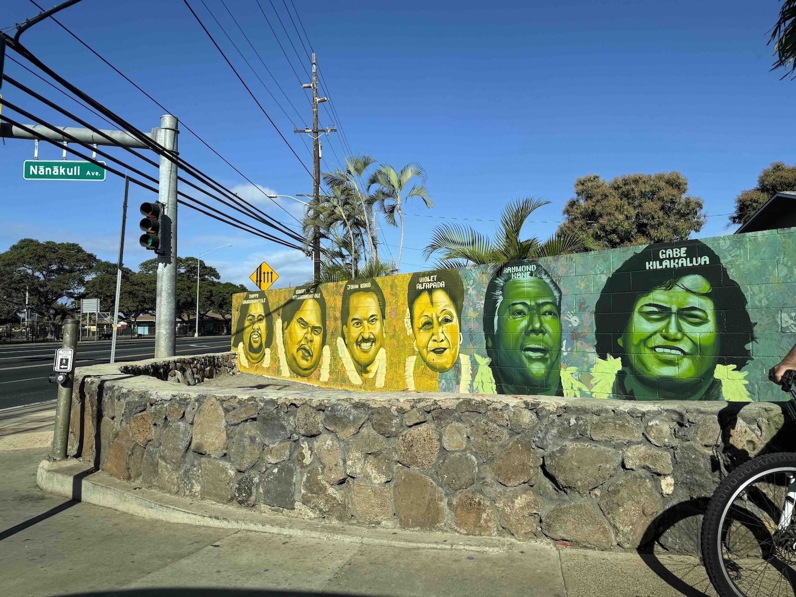 Christmas event on Nānākuli Avenue promotes unity