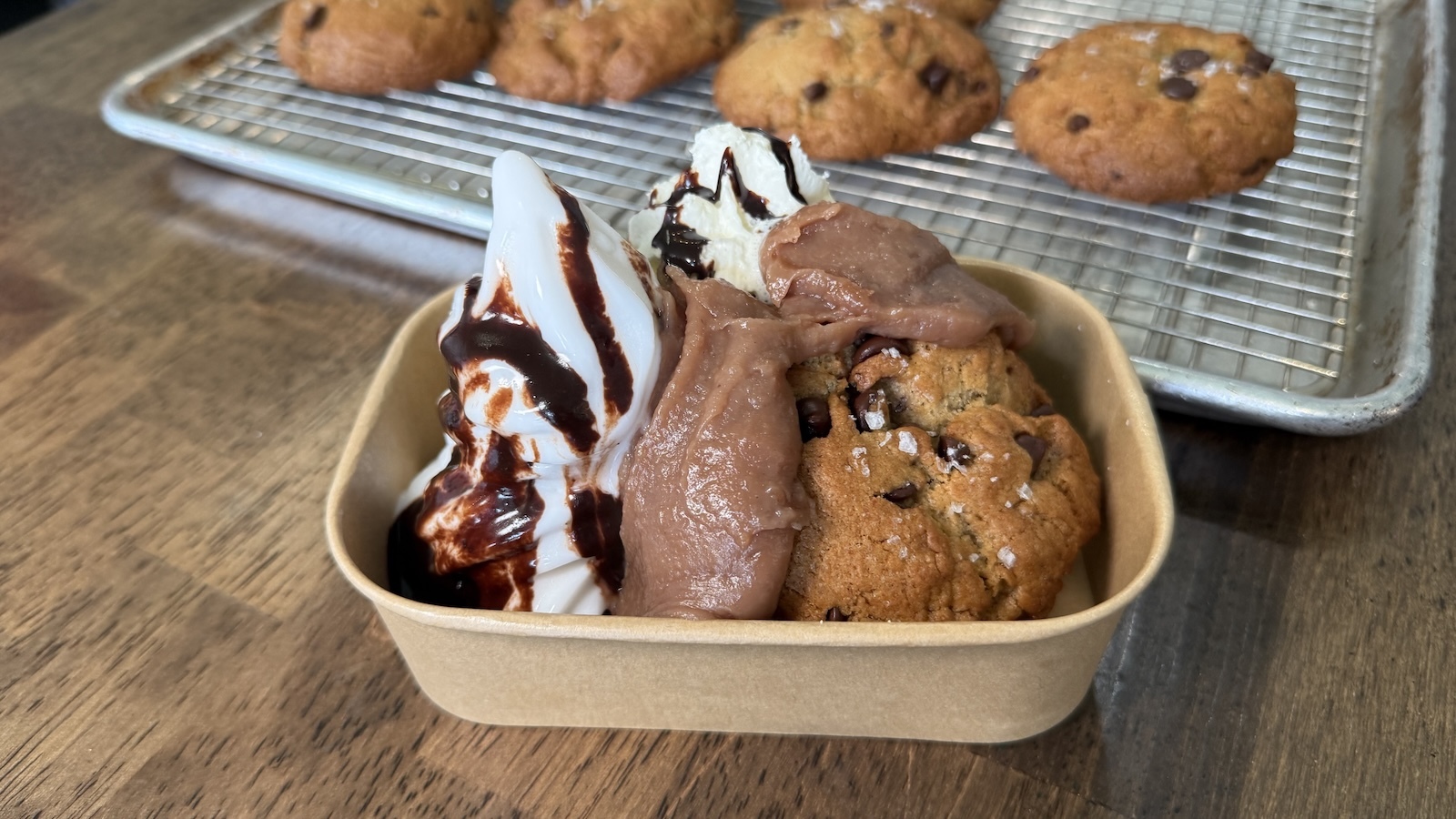 hot cookie sundae with kulolo