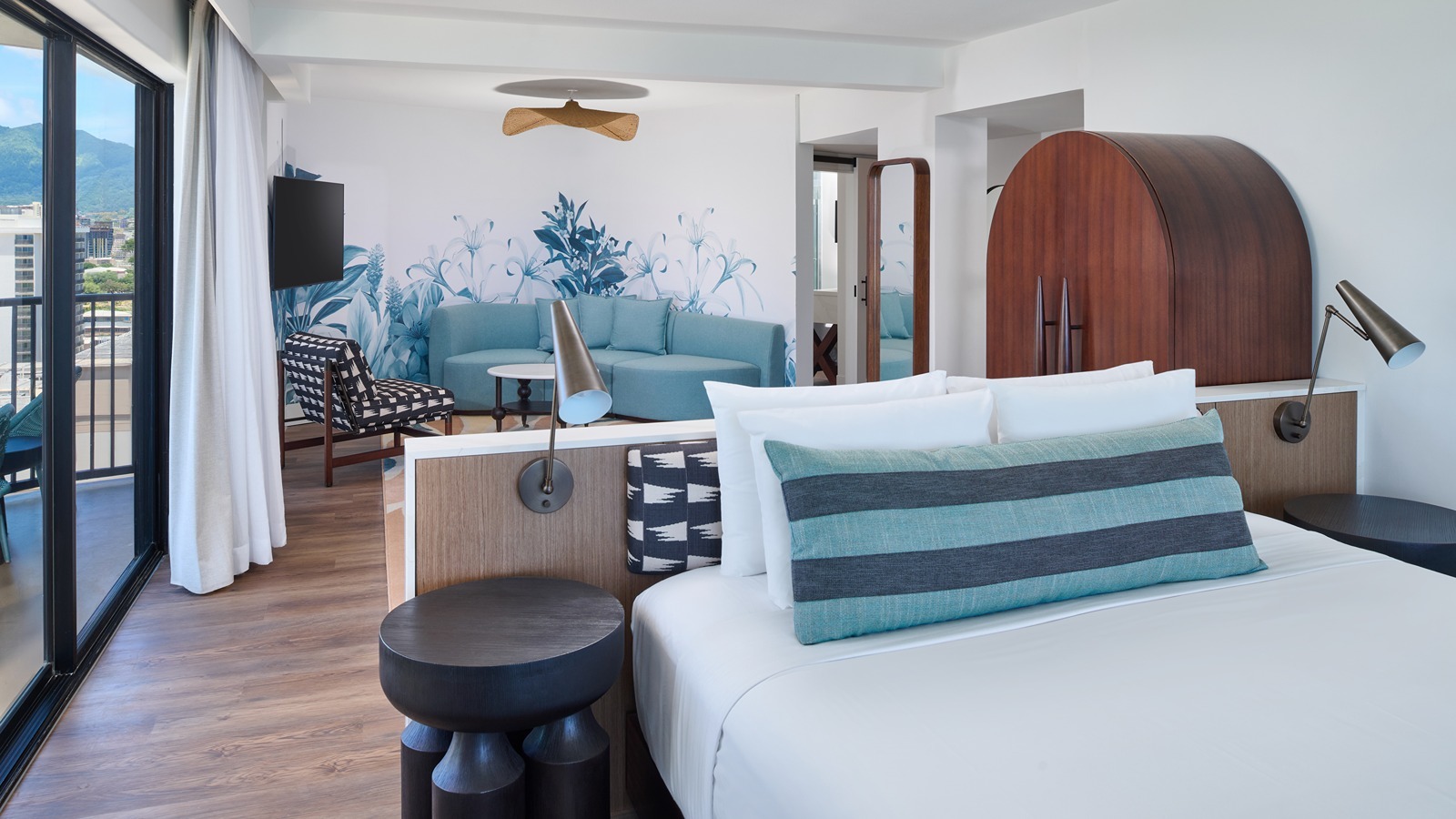 The new guest rooms were designed by PowerStrip Studio in collaboration with WCIT Architecture and DTL – a Hawaiian Strategy Studio.