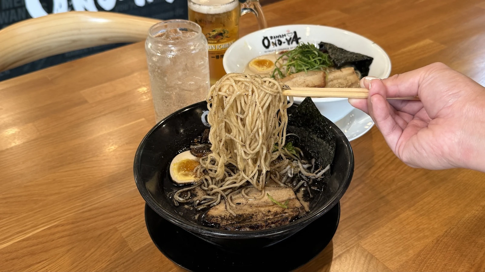 tonkotsu black ramen noodle pull