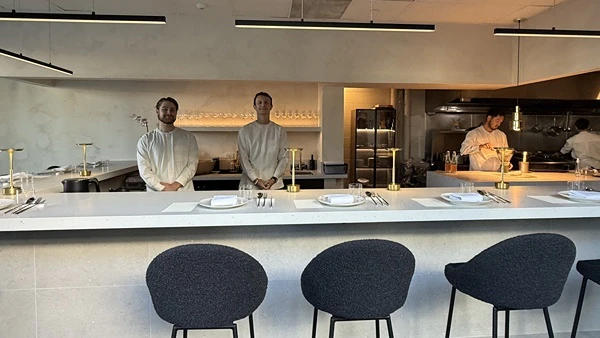 PARIS.HAWAII interior