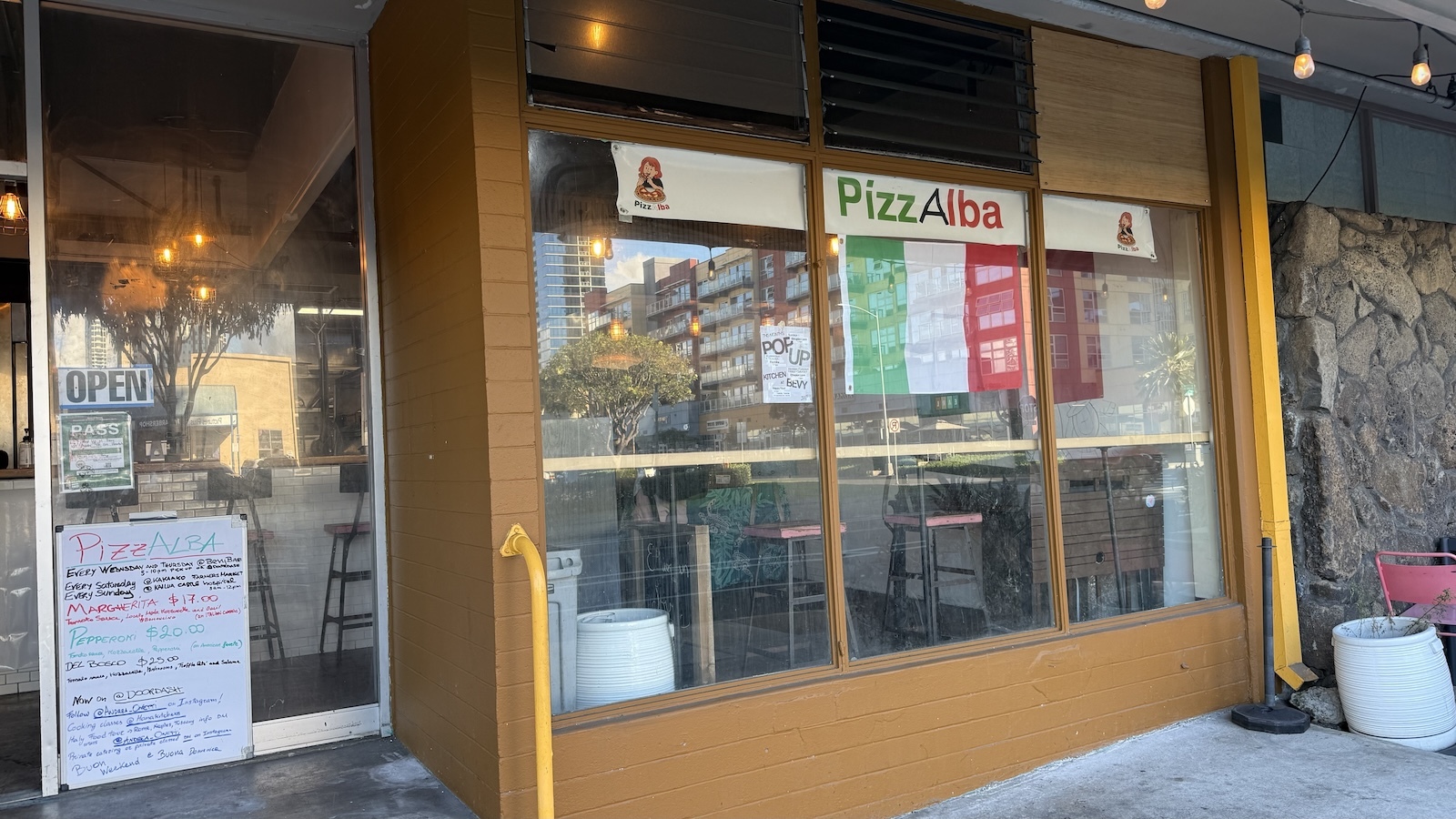 PizzAlba sign