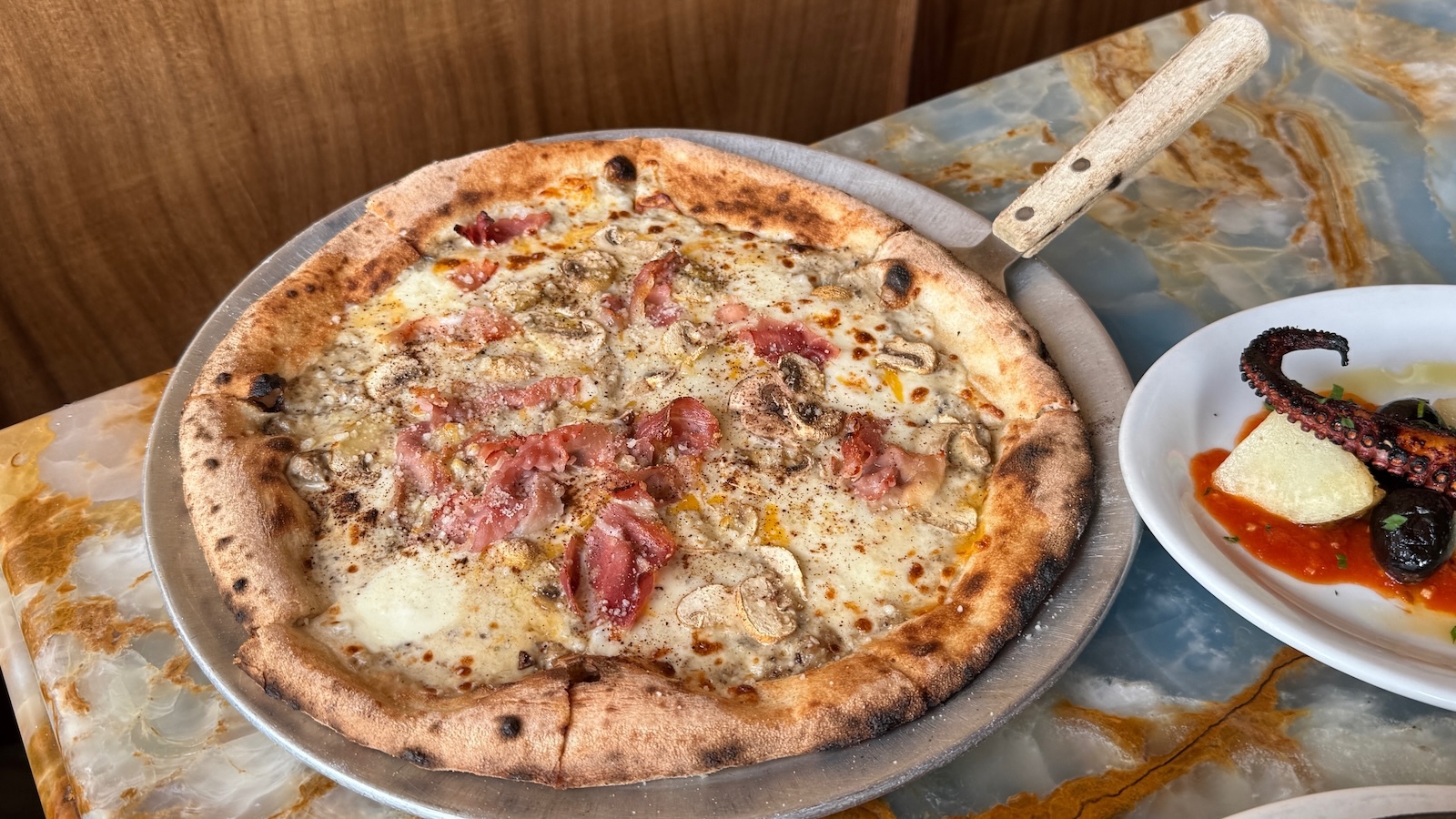 Duxelles pizza