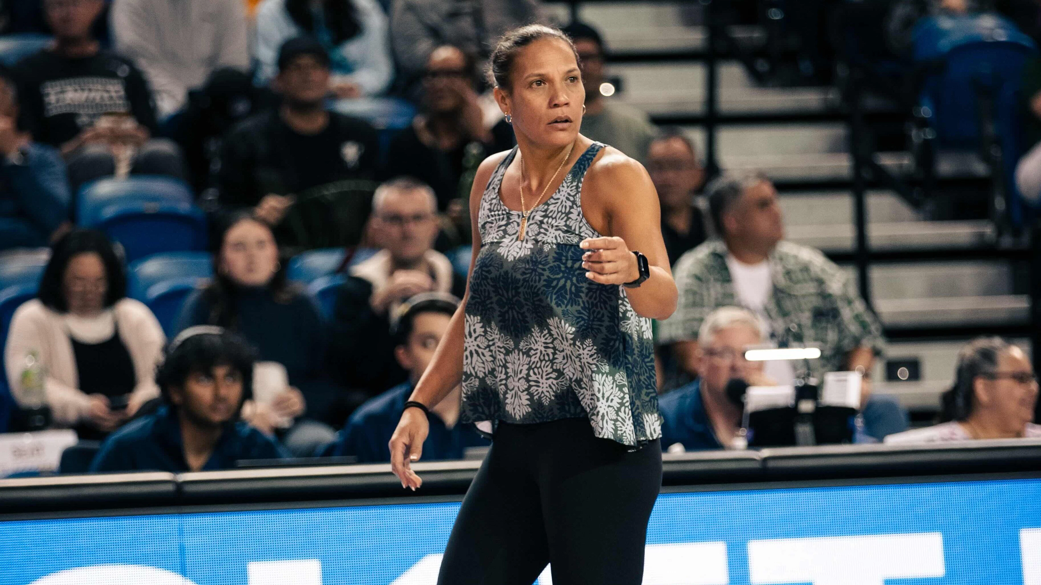 Led by head coach Robyn Ah Mow, UH women's volleyball set for new season