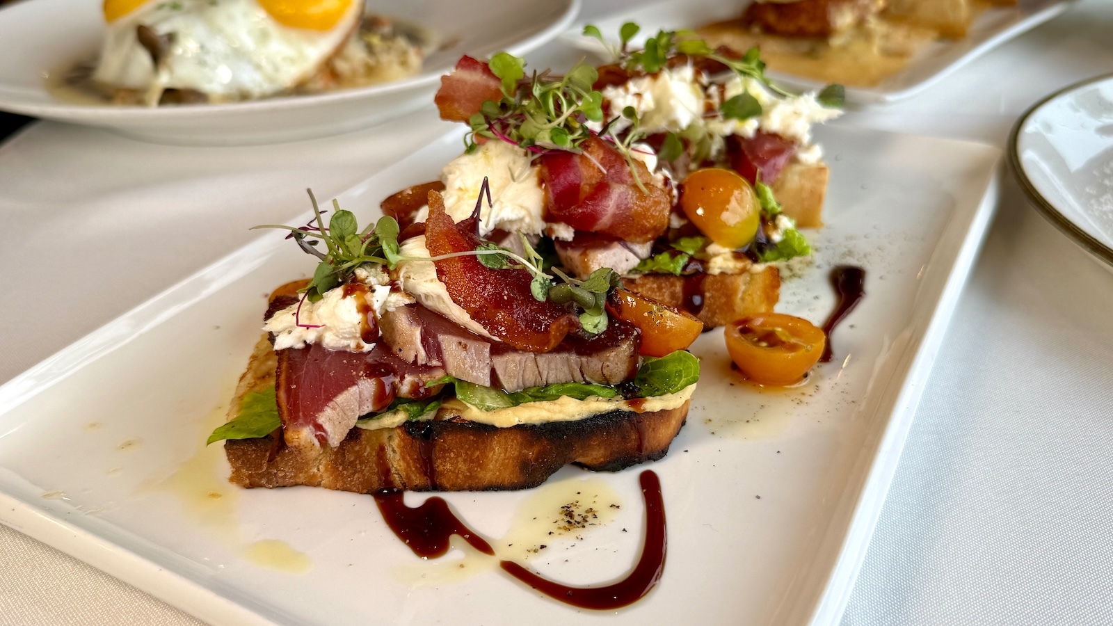 ahi sandwich
