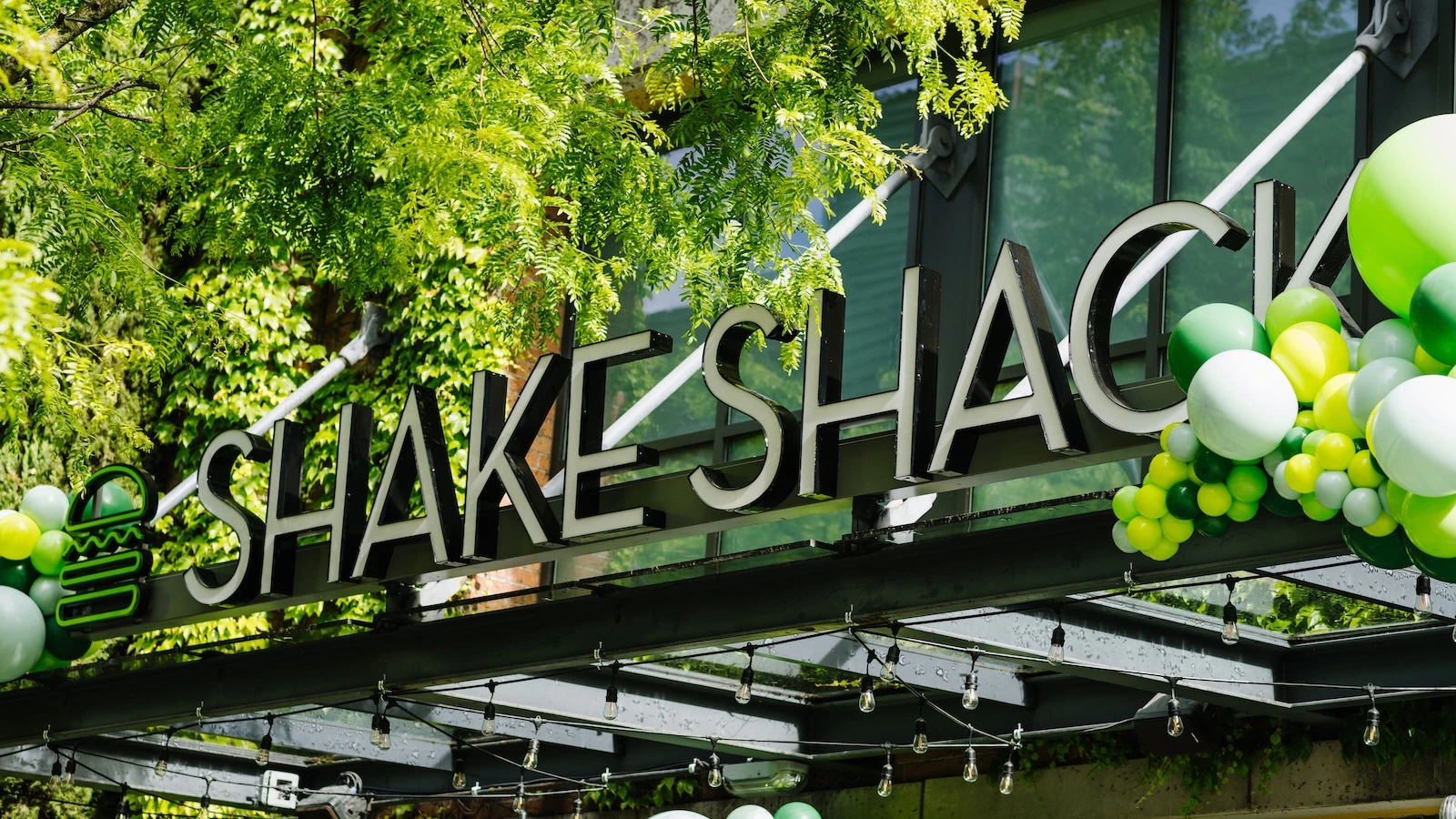 Shake Shack sign