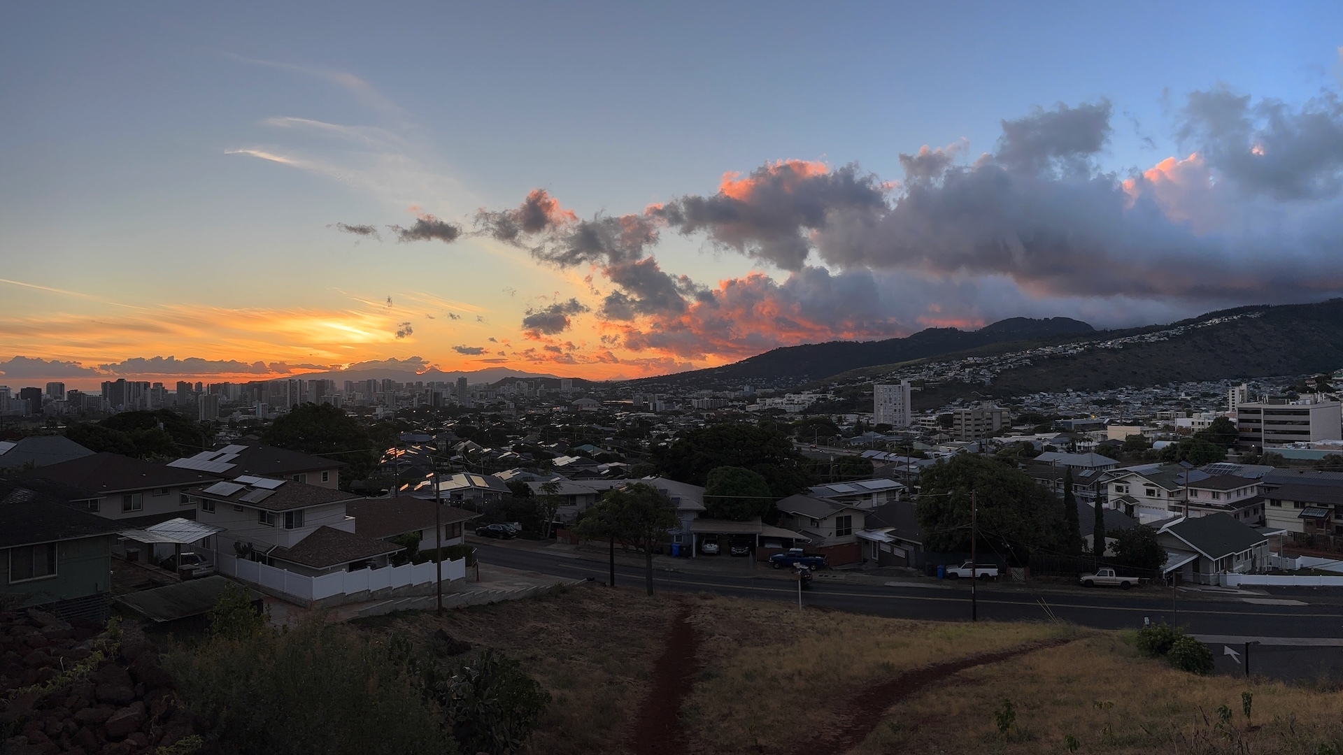 The women who march at night in Kaimukī