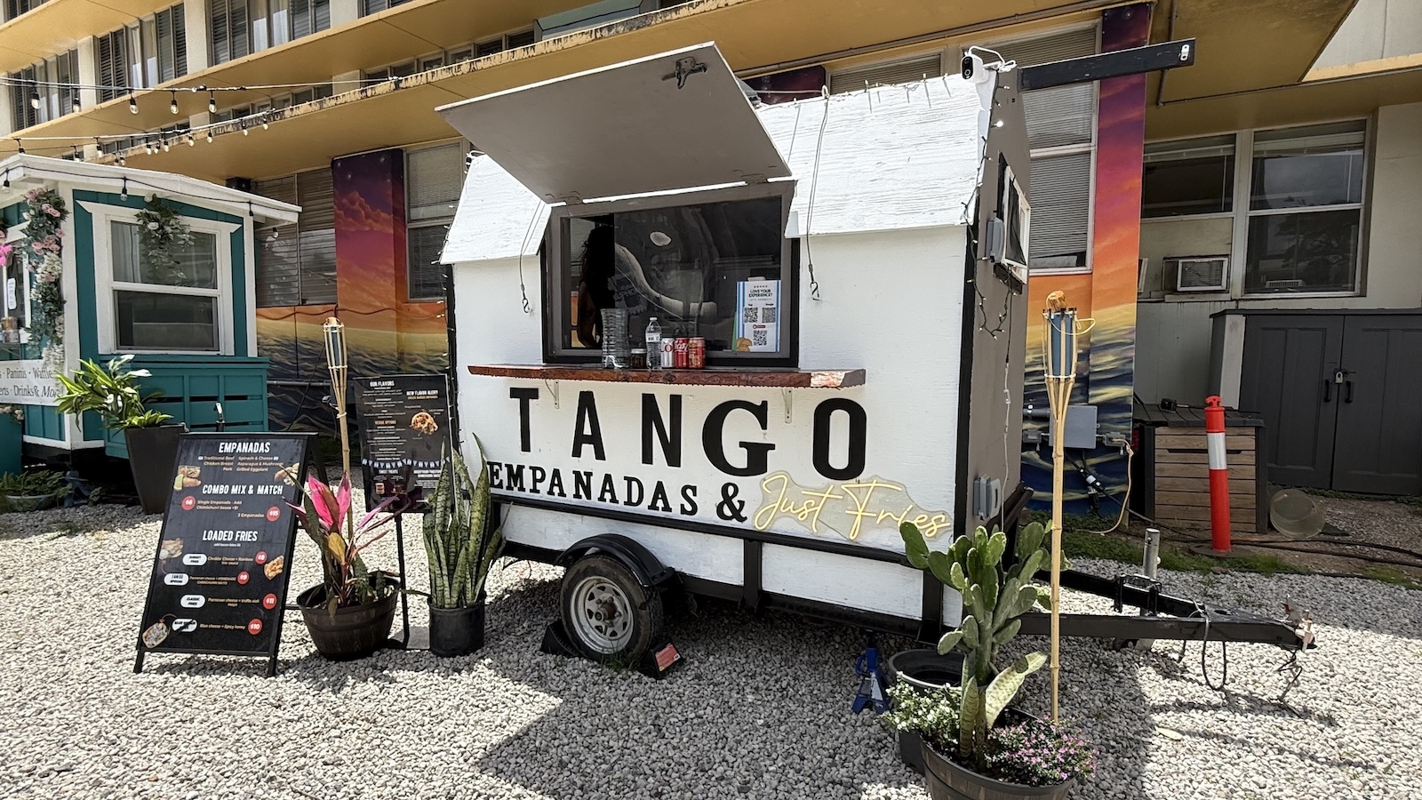 Tango Empanadas' trailer