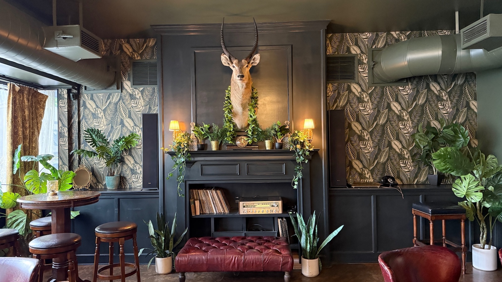 The Pinehopple Room decor