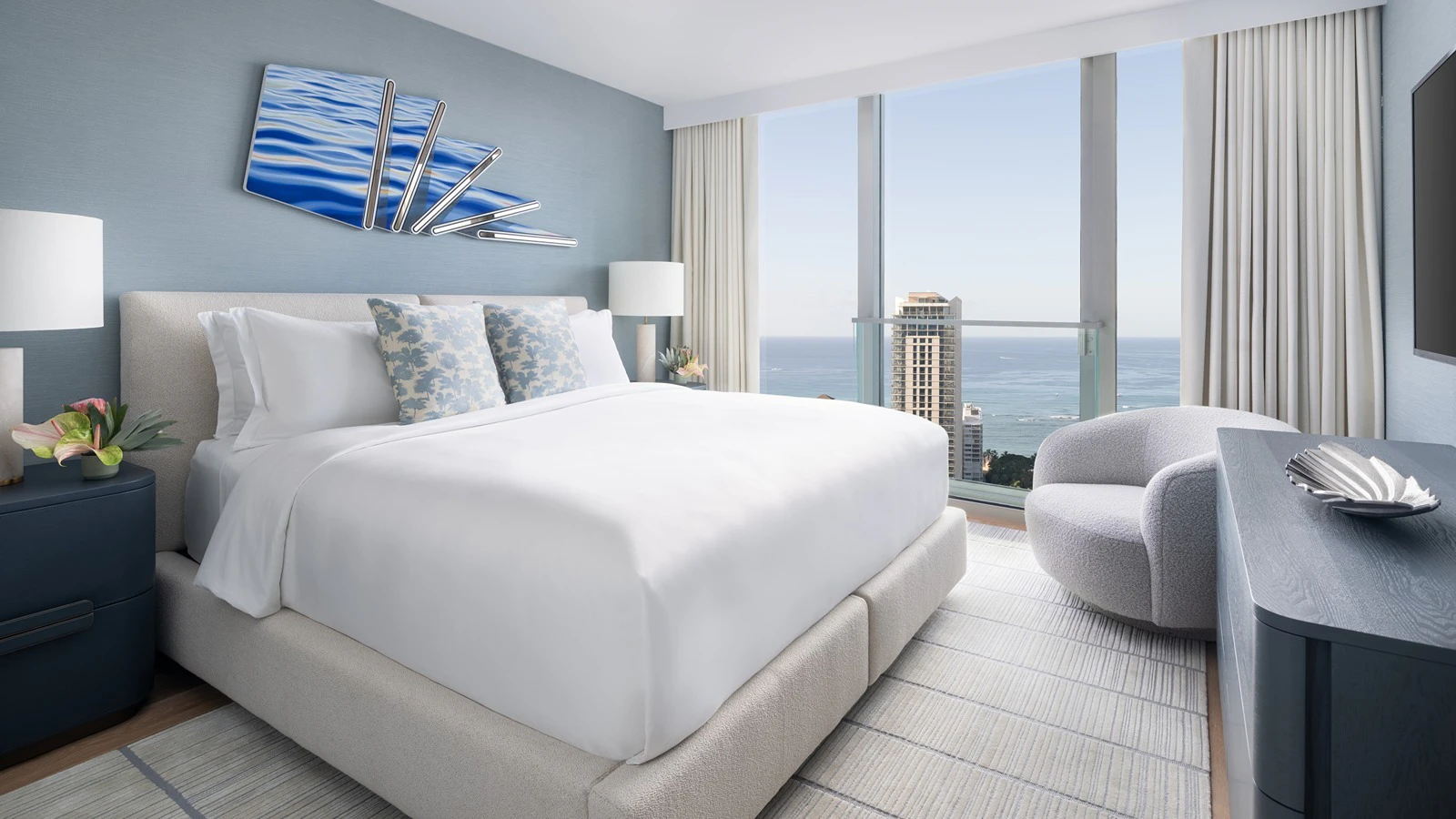 The Ritz-Carlton Residences, Waikiki Beach Penthouse master bedroom