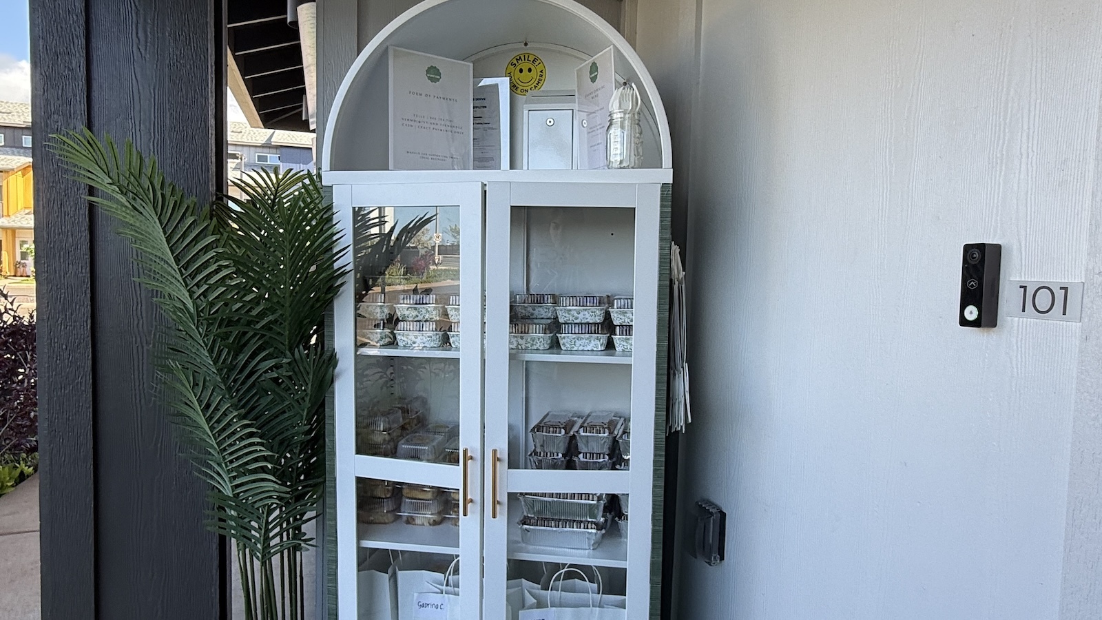 display case