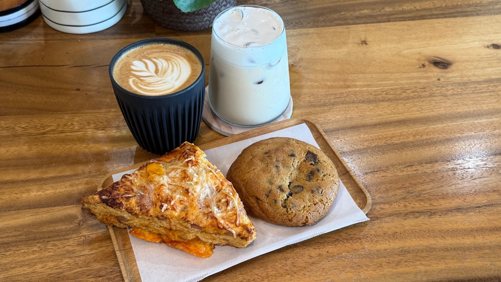 scone and cookie