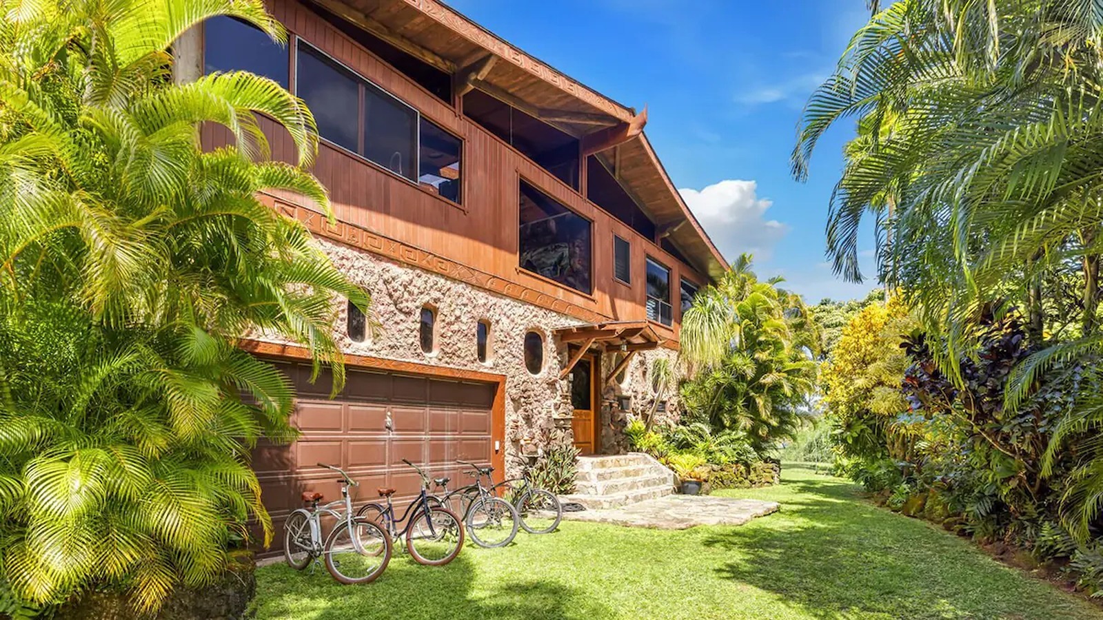 Tiki Home, located just 700 feet from Hanalei Bay and close to the town center of Hanalei, was one of 15 homes across the U.S., and the only one in Hawai‘i, recently recognized as Vrbo's 2026 Vacation Rentals of the Year.