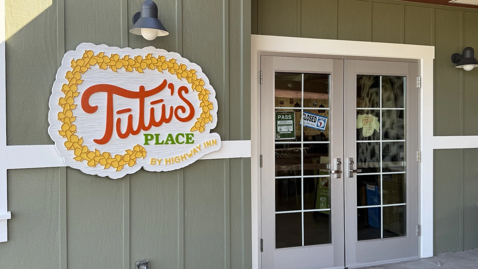 Tutu's Place sign