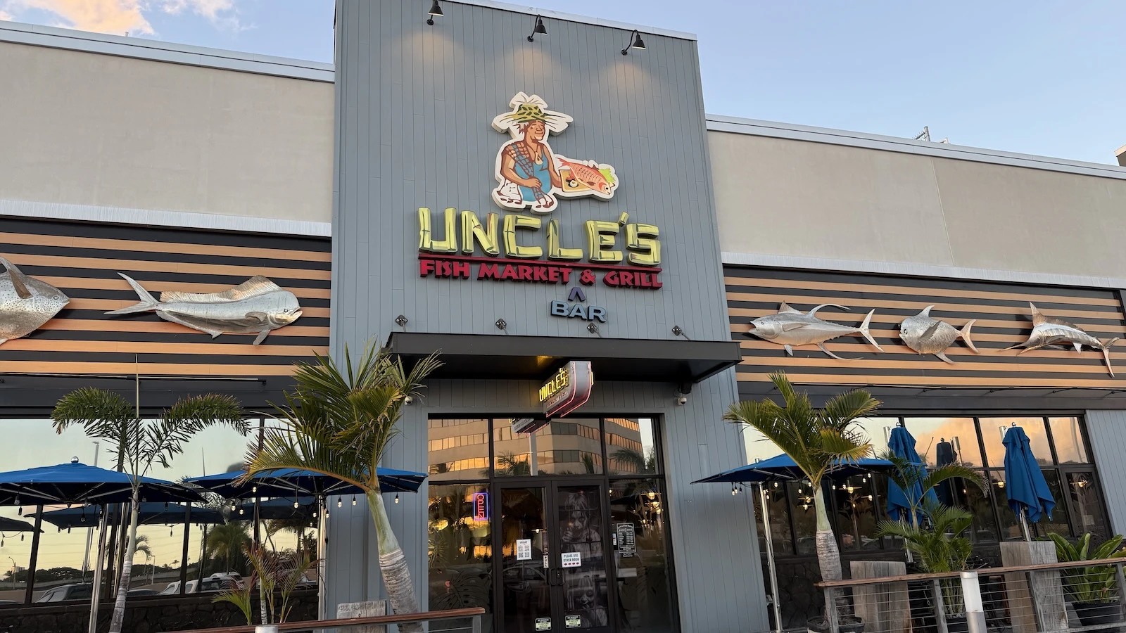 Uncle's Fish Market sign