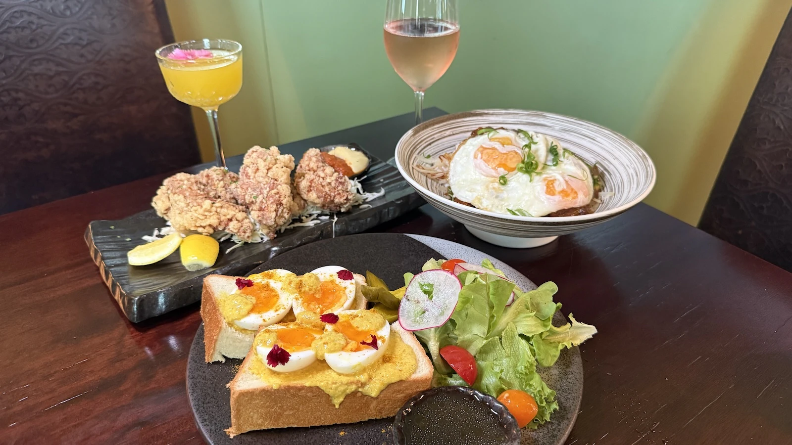 New weekend brunch at this vintage speakeasy in Kaimukī