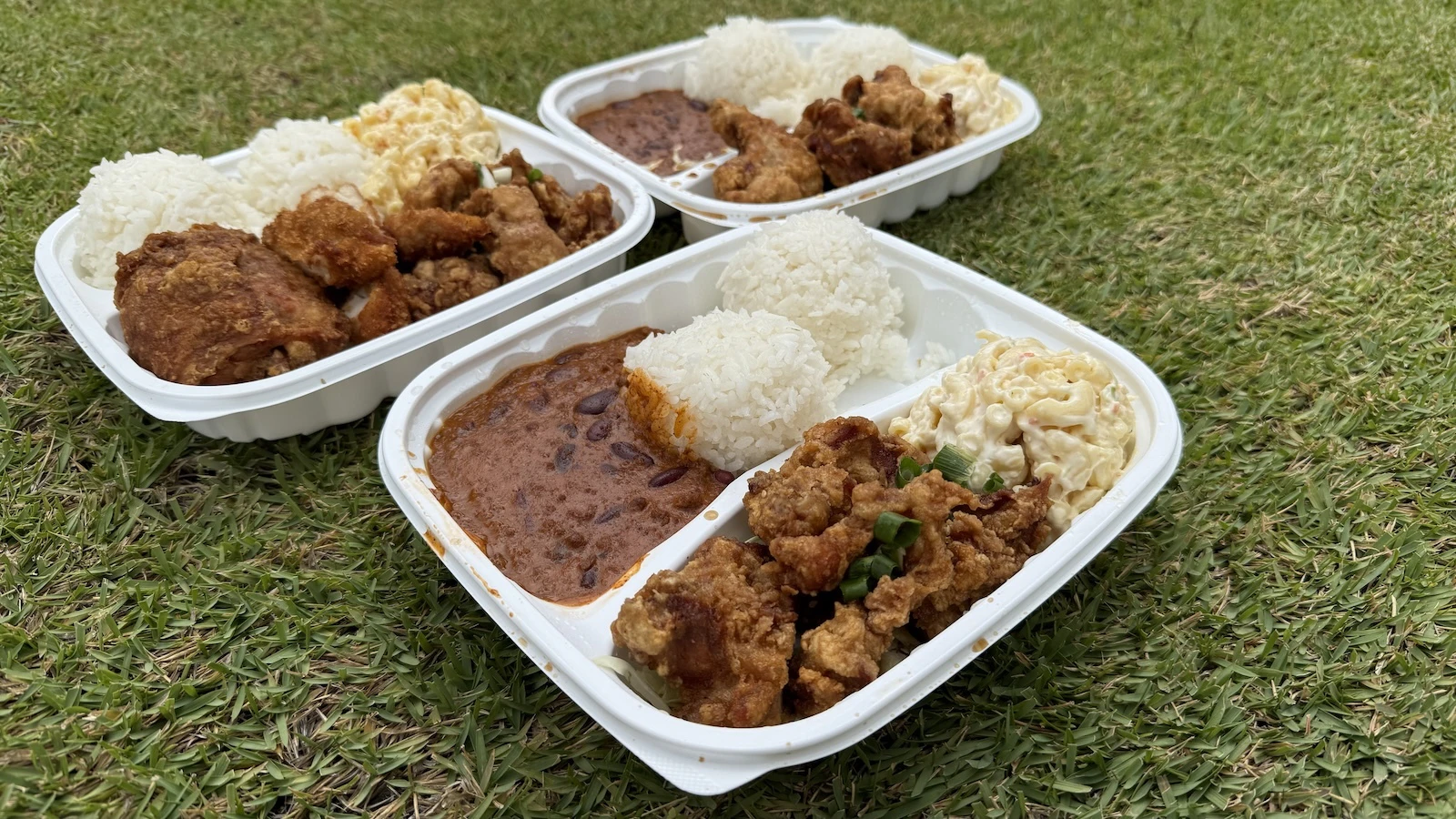 Korean fried chicken and chili mixed plate
