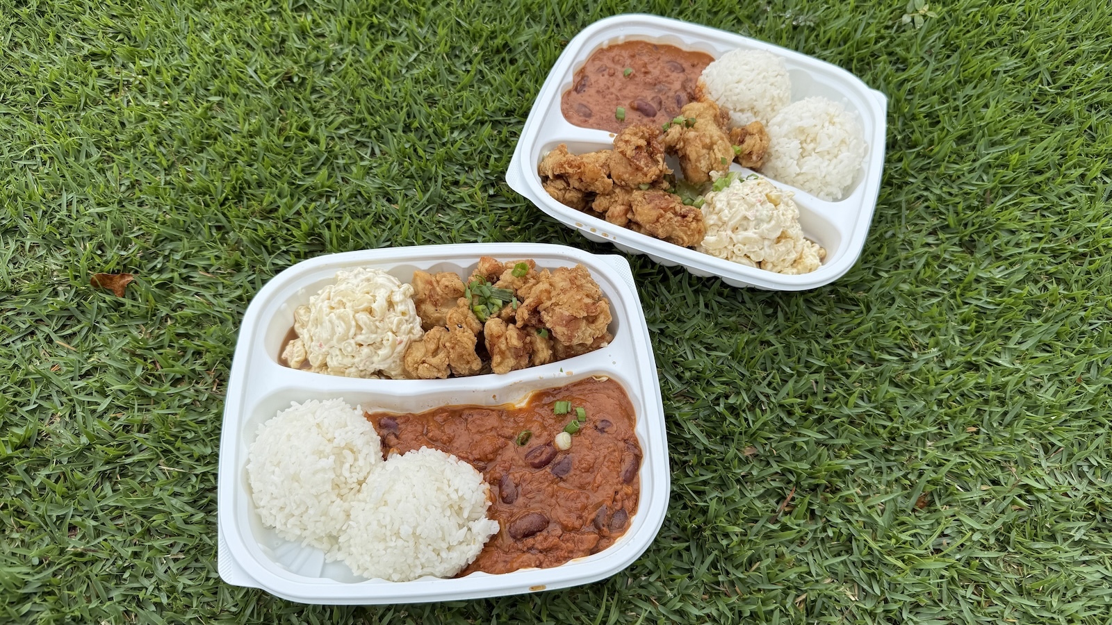 Korean fried chicken and chili mixed plate