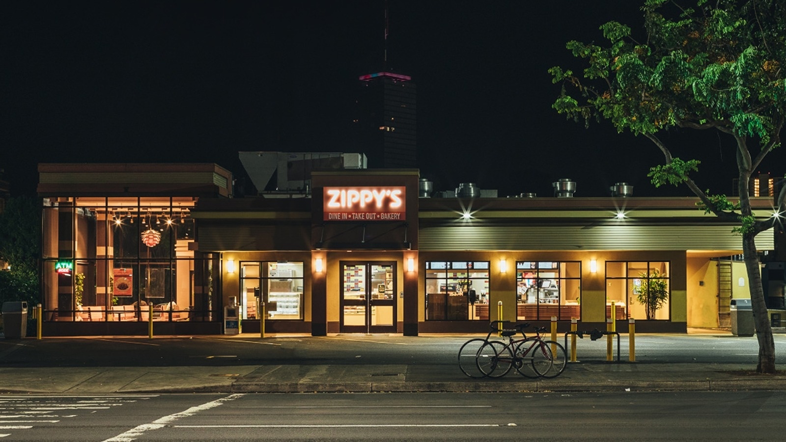 The exterior of Zippy's McCully location.