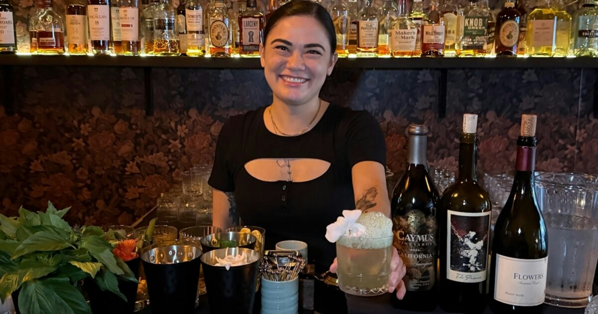 Aloha State Daily | Black Orchid Lounge in Chinatown has a new happy hour