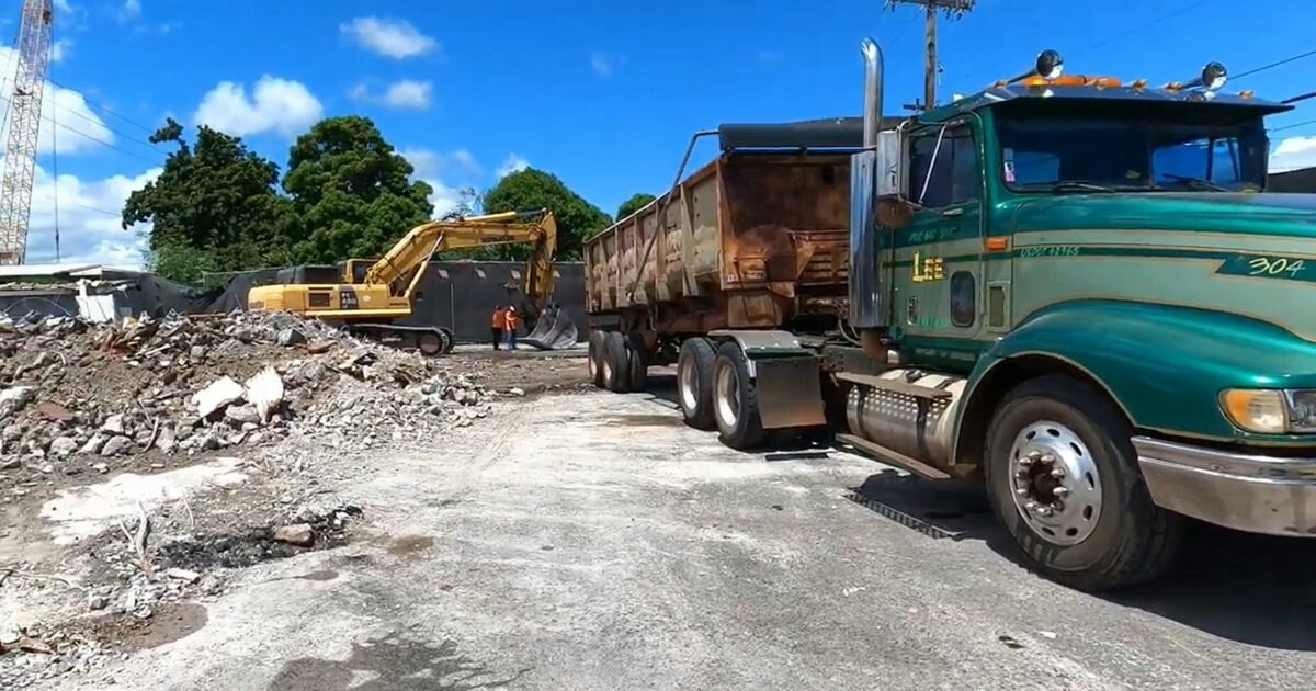 Aloha State Daily | City preps for demo in Waikīkī as former Dee Lite Bakery site gets…