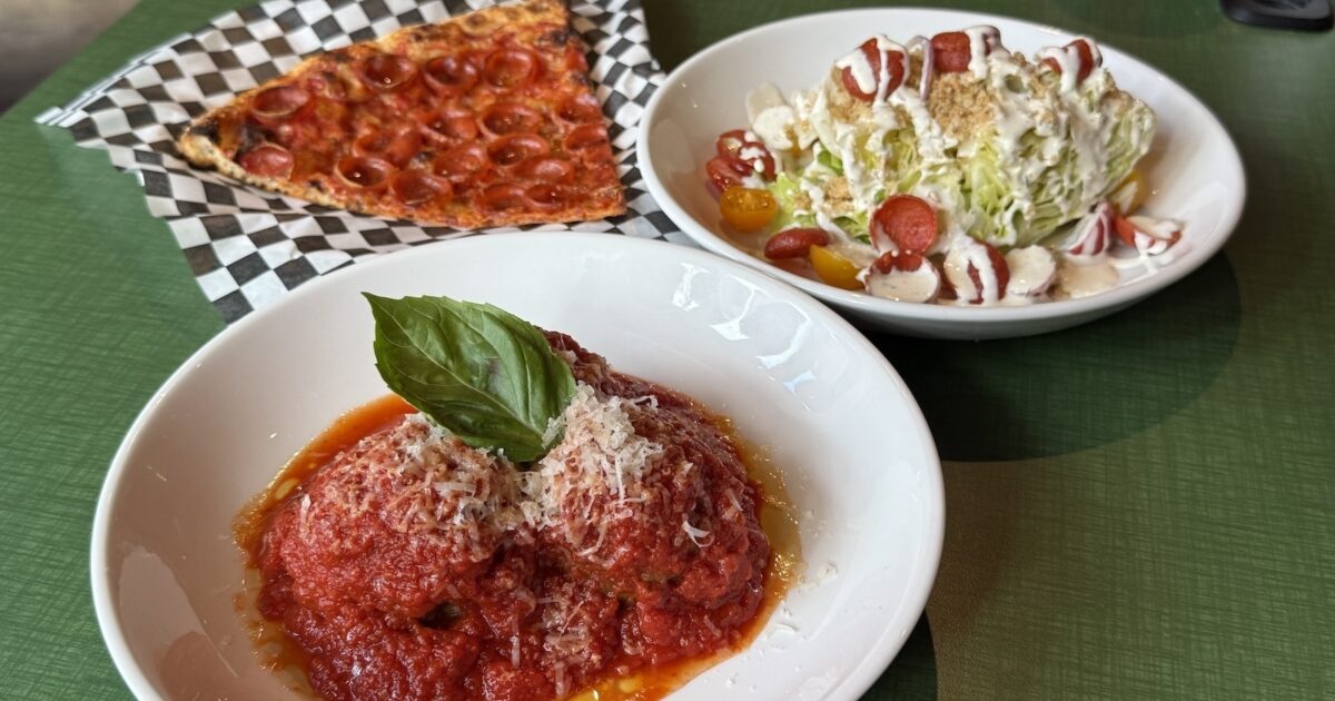 mamoさま　ご予約品　2点 Pizza Mamo updates its interior and menu