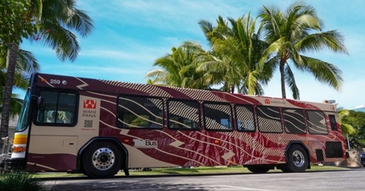 Honolulu wraps buses with local art