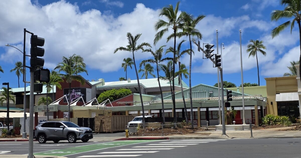 Aloha State Daily | Ward Centre closed; looming demolition will make way for new Ward…