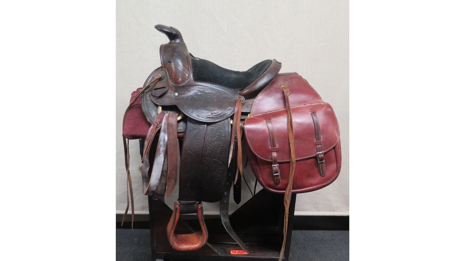 Leather riding saddle