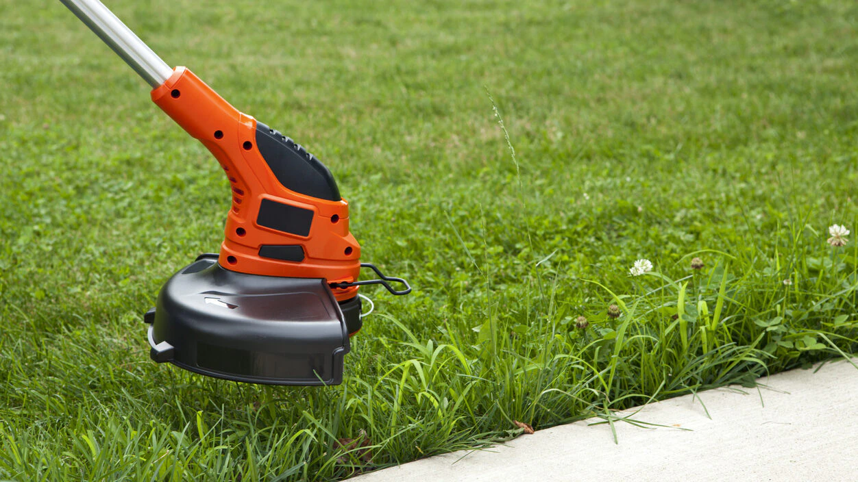 Hawai‘i Scene on Social: You will not guess where this weed-wacking goes