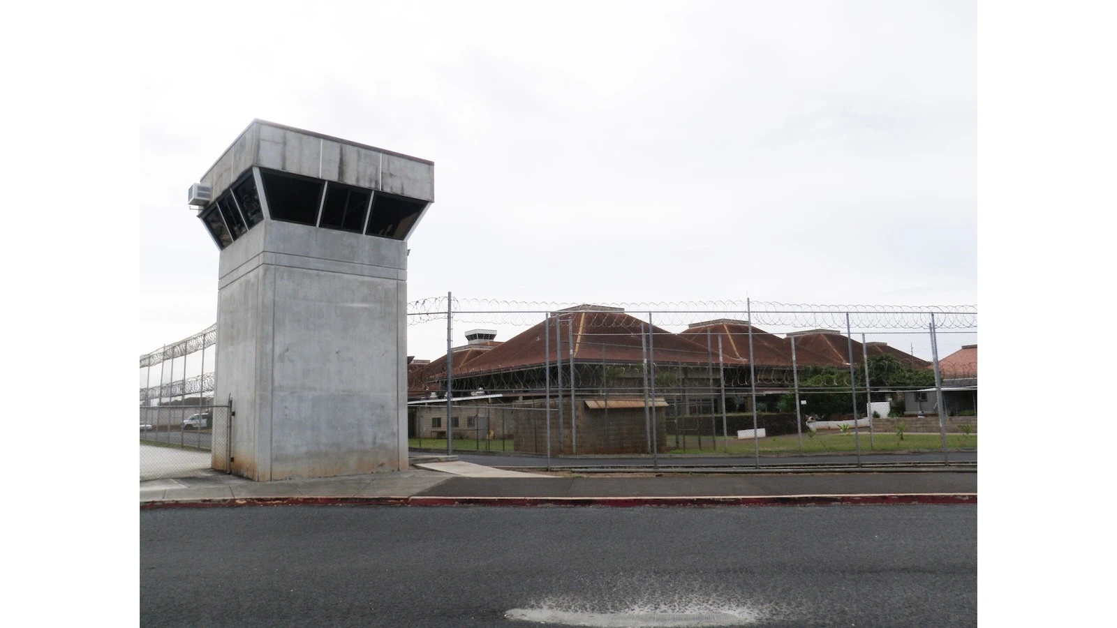 Exterior shot of the O‘ahu Community Correctional Center