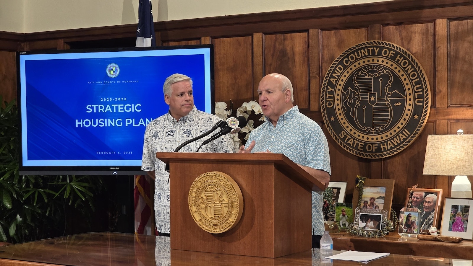 Kevin Auger, executive director of the City and County of Honolulu's Office of Housing and Honolulu Mayor Rick Blangiardi.